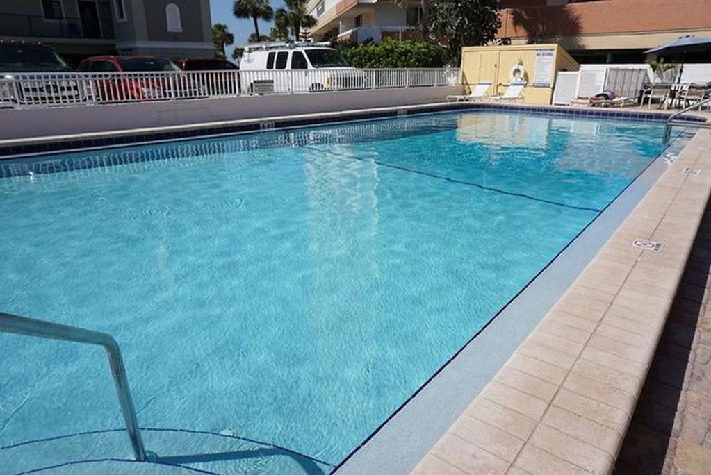 The Monterey Beach Resort St. Pete Beach Exteriör bild